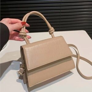 Elegant Tan Handbag
